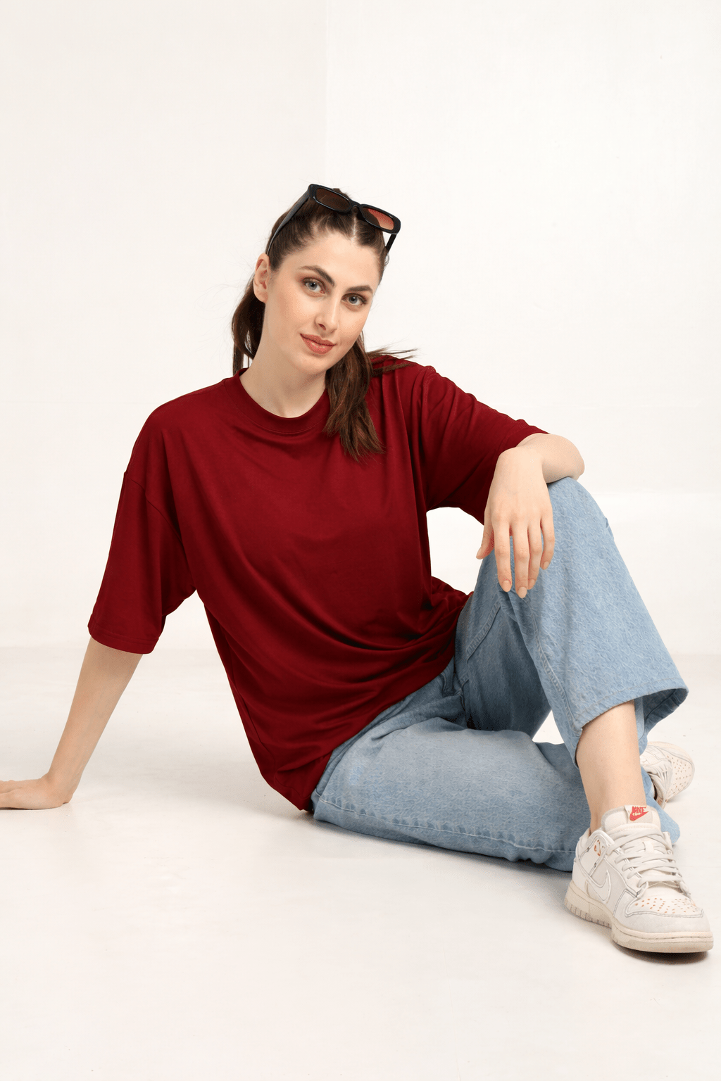 Women Oversized Bamboo Plain T-Shirt – Soft, Breathable & Sustainable – Womens T-Shirt on Brown Living™. SKU: W-PLAIN-OVERSIZ-BLK-M. Img 10.