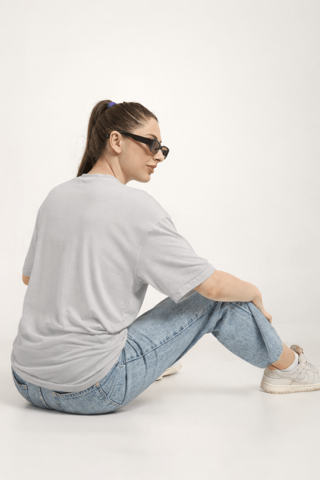 Women Oversized Bamboo Plain T-Shirt – Soft, Breathable & Sustainable – Womens T-Shirt on Brown Living™. SKU: W-PLAIN-OVERSIZ-WHIT-M. Img 18.