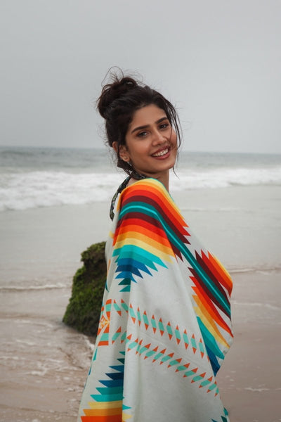 Bamboo & Cotton Blend Printed Everyday Bath Towel | Acapulco – Bath Linens on Brown Living™. SKU: PBT012. Img 6.