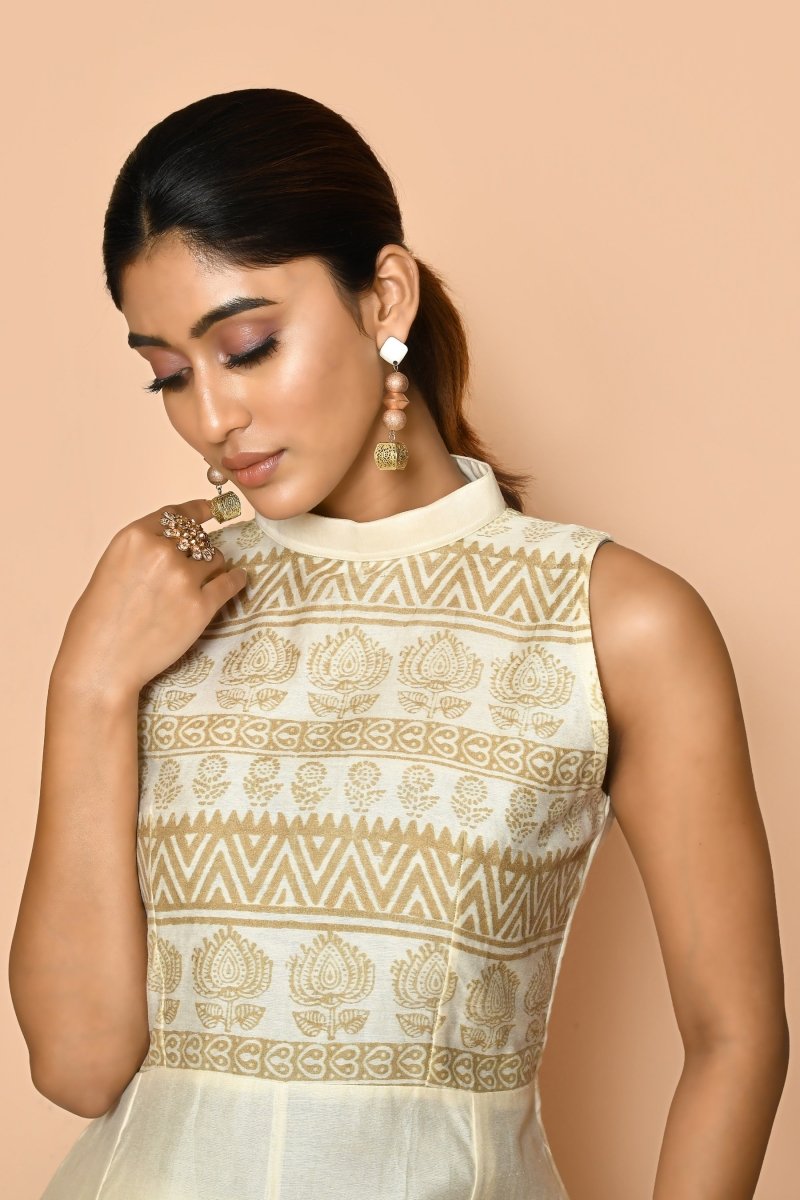 Buy Ayoola Halter Neck Handloom Maheshwari Silk Kurta Set | Shop Verified Sustainable Womens Kurta on Brown Living™