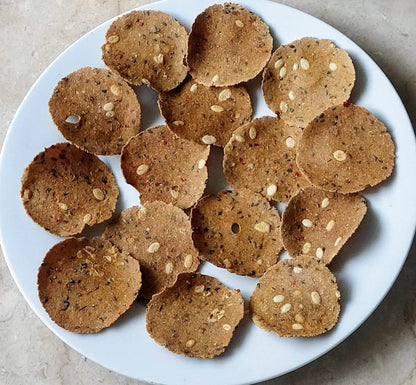 Baked Jowar Chips with Flax seeds & Watermelon Seeds 150 g | Verified Sustainable by Brown Living™