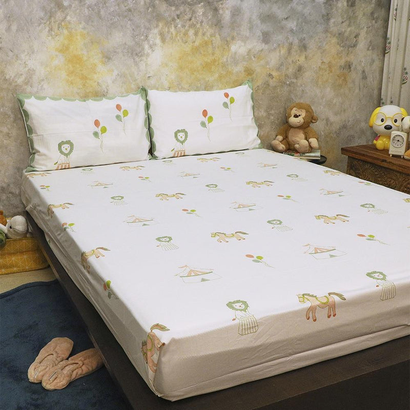 Buy Bed Set - I Am Going To The Circus - Peach | Shop Verified Sustainable Products on Brown Living