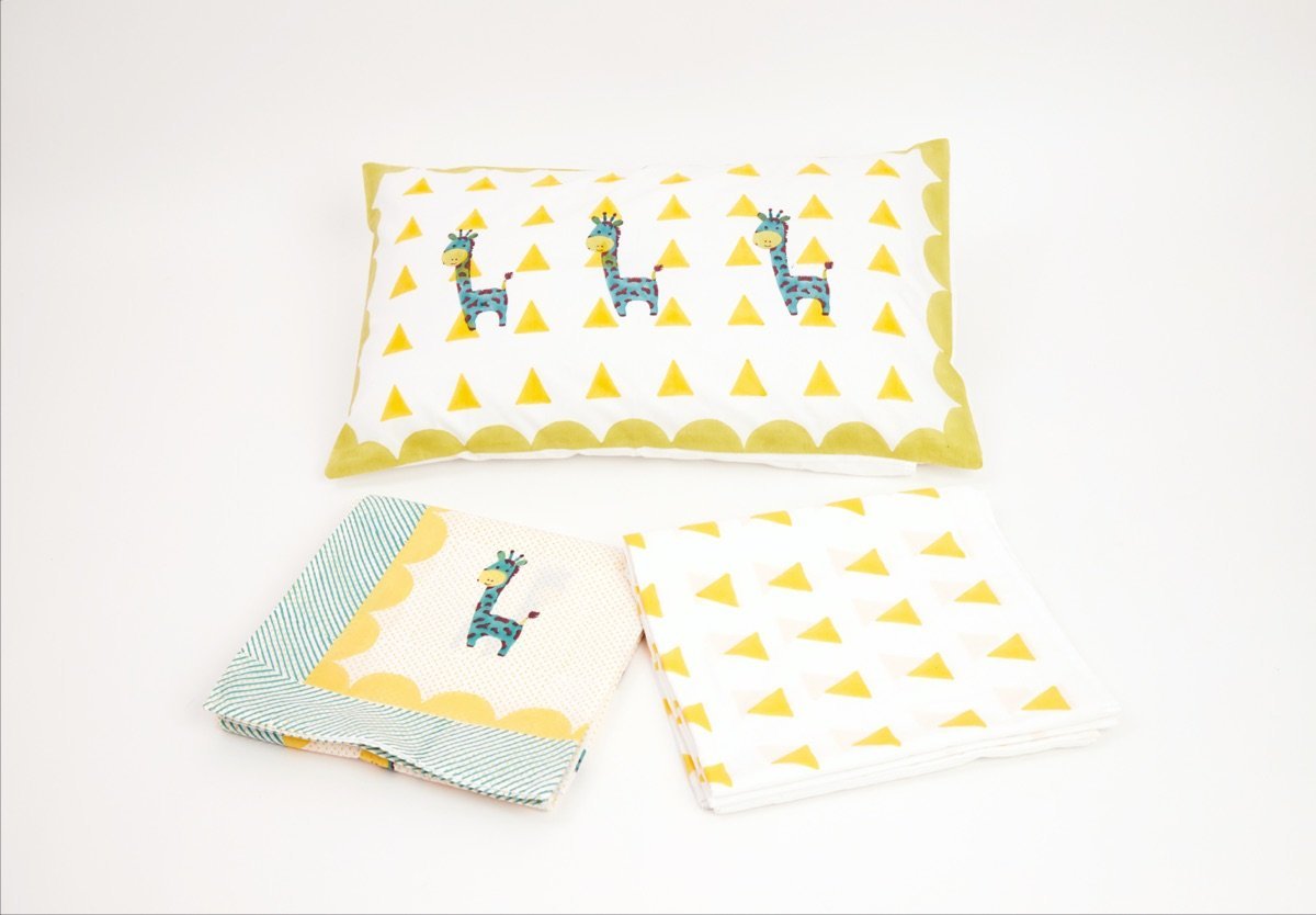 Bed Set - My Best Friend Gira The Giraffe - Teal | Verified Sustainable by Brown Living™