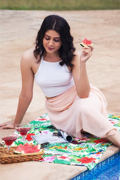 Bamboo & Cotton Blend Printed Beach Towel | Birds of Paradise – Bath Linens on Brown Living™. SKU: PBT003. Img 6.