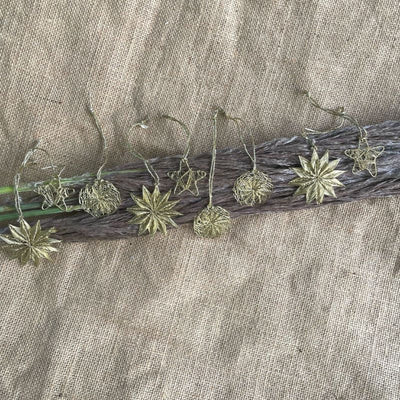 Christmas Metal Ornaments – Decor & Artefacts on Brown Living™. SKU: GRCCO04. Img 3.