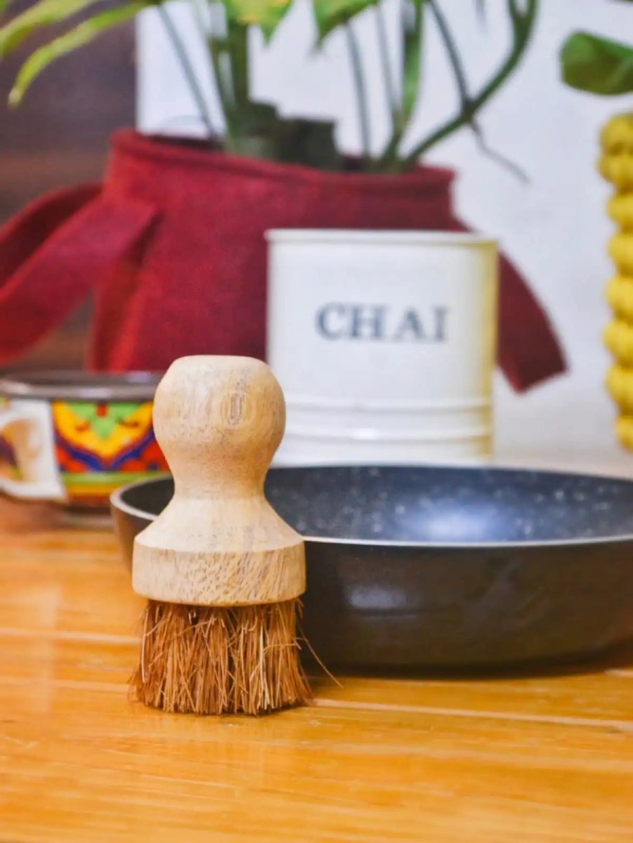 Coconut Coir – Tawa Oil Brush | Verified Sustainable by Brown Living™