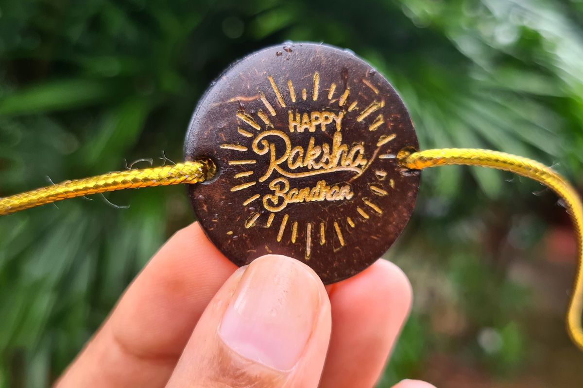 Coconut Shell Rakhi, Jute Potli & Raksha Bandhan Card – Rakhi on Brown Living™. SKU: THENGARAKHI12. Img 1.