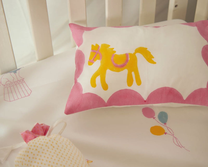 Buy Cot Bedding Set - I Am Going To The Circus - Pink | Shop Verified Sustainable Bed Linens on Brown Living™
