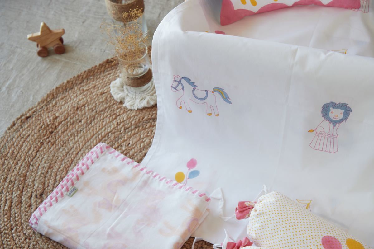 Cot Bedding Set - I Am Going To The Circus With Dohar - Pink | Verified Sustainable by Brown Living™