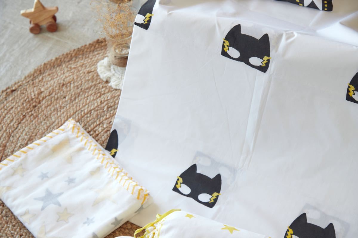 Cot Bedding Set - Superbaby Flies Over Town With Dohar | Verified Sustainable by Brown Living™