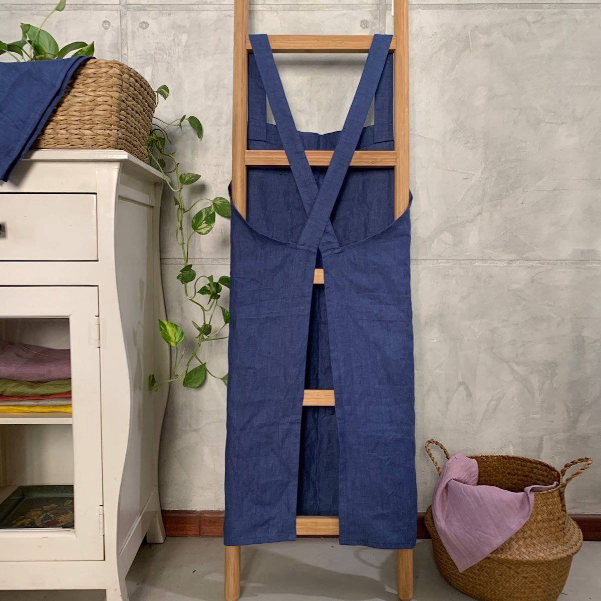 Cross Back Apron in 100% Hemp Fabric | Verified Sustainable by Brown Living™