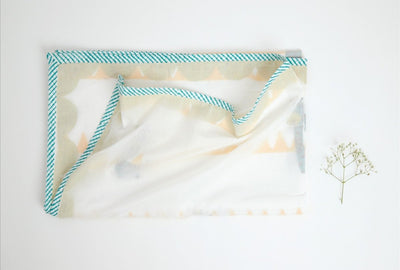 Dohar - My Best Gira Friend The Giraffe - Yellow – Bed Linens on Brown Living™. SKU: 249 - 16115 - MSY - CDB - 0031A - YellowTri. Img 3.