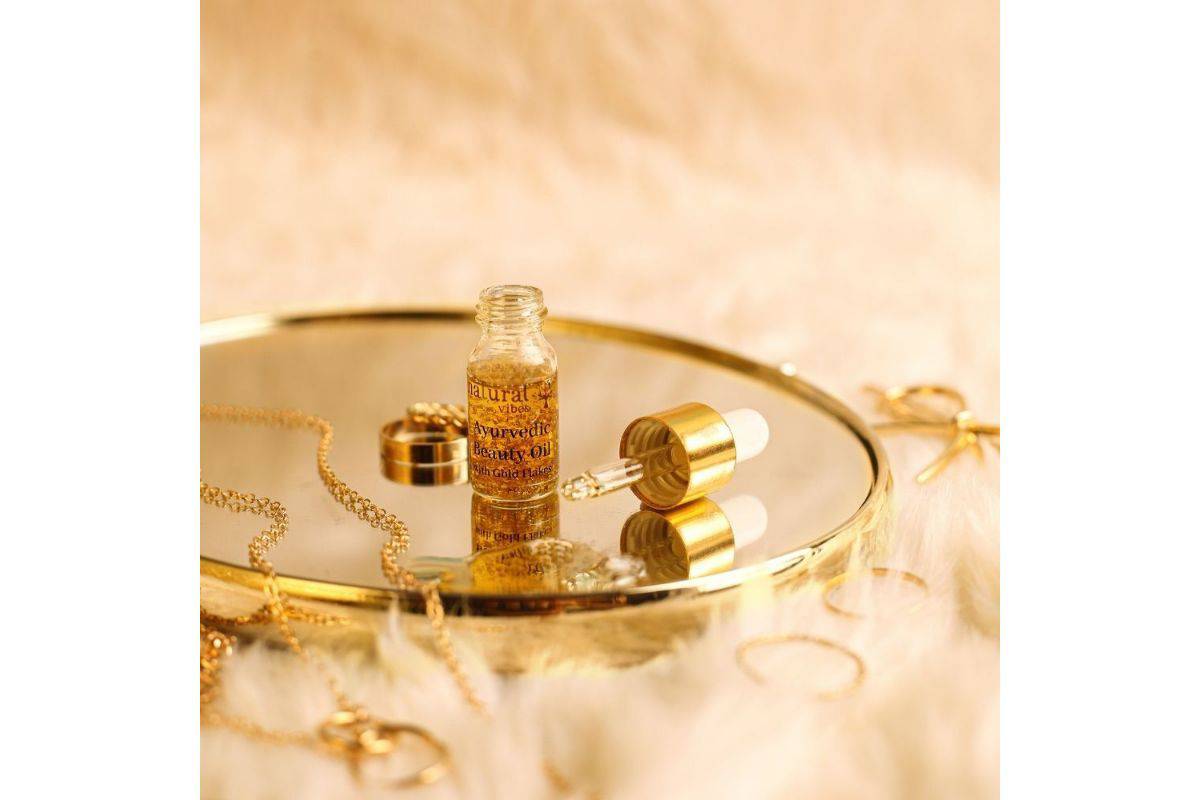 Glow Getter Gift Set with Jade Face Roller – Massager by Natural Vibes available on Brown Living™. . SKU: 063 - 08508 - NV_gift_jade_roller_oils. Img 3.