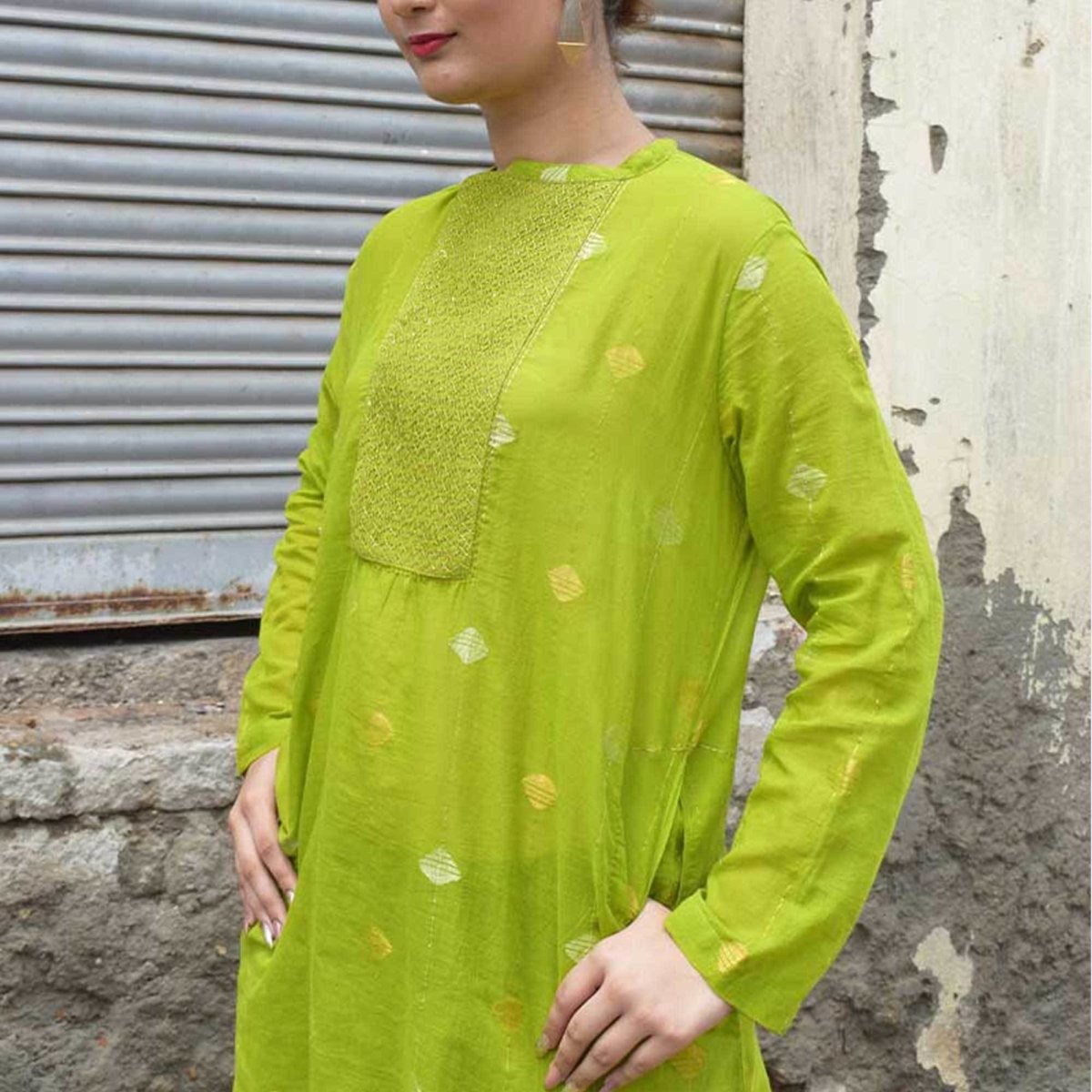 Green Jamdani Kurta – Womens Kurta by Sonica Sarna available on Brown Living™. S . SKU: 274 - 14382 - SSD - 128. Img 1.