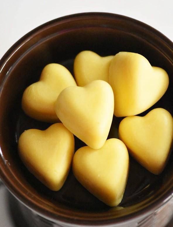 Buy Heart Cinnamon Wax Melts - Pack of 7 | Shop Verified Sustainable Candles & Fragrances on Brown Living™