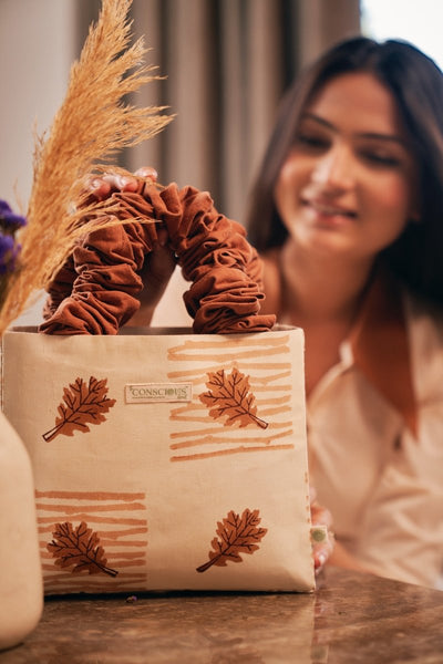 Interdirectional Scrunchie Open Tote Bag – Hair Styling on Brown Living™. SKU: TCC - AW22 - 132. Img 1.