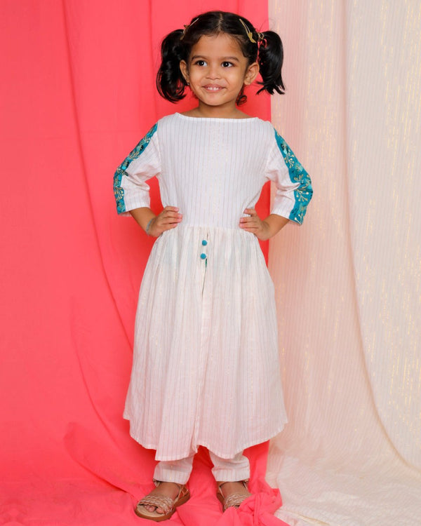 Buy Juui Embroidered Kurta with Trousers | White | Shop Verified Sustainable Kids Ethnic Sets on Brown Living™