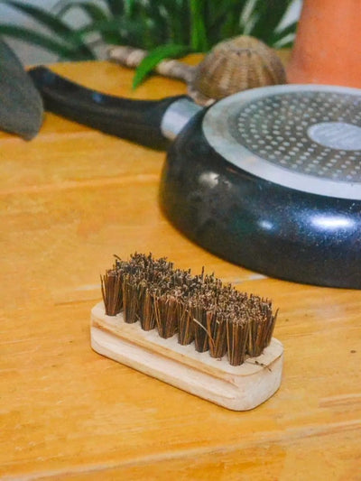 Kitchen Hard Scrub Brush – Cleaning Products on Brown Living™. SKU: AS - KHSB - 001. Img 3.
