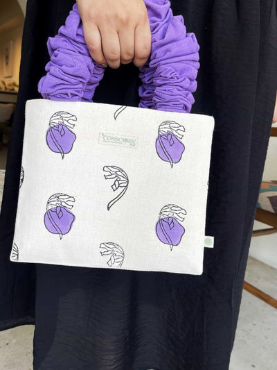 Lavender Dot Scrunchie Tote Bag in Organic Cotton – Hair Styling on Brown Living™. SKU: TCC - AW22 - 141_24BL6644. Img 3.