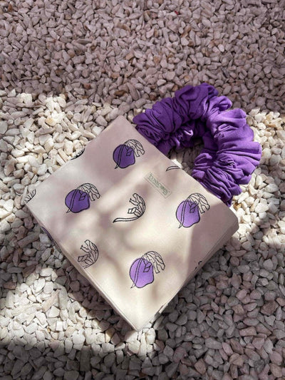 Lavender Dot Scrunchie Tote Bag in Organic Cotton – Hair Styling on Brown Living™. SKU: TCC - AW22 - 141_24BL6644. Img 6.