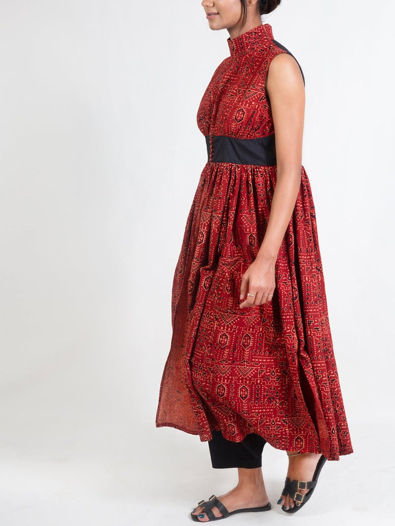 Buy Léas Kurti | 100% hand blocked Ajrakh print | Shop Verified Sustainable Products on Brown Living