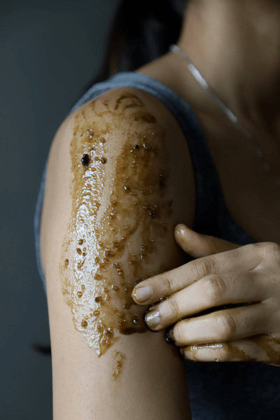 Mint & Matcha Body Scrub – Body Scrub on Brown Living™. SKU: 065 - 01442 - TBS - 1 - 100g. Img 5.