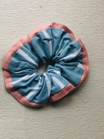 Printed Scrunchies – Hair Styling on Brown Living™. SKU: SKU: UMW - SCR - PRN - 01. Img 3.