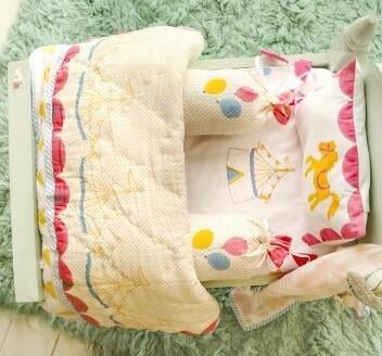 Buy Quilt - I Am Going To The Circus - Pink | Shop Verified Sustainable Bed Linens on Brown Living™