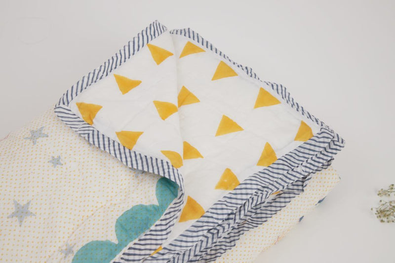 Buy Quilt - I Am Going To The Circus - Teal | Shop Verified Sustainable Bed Linens on Brown Living™