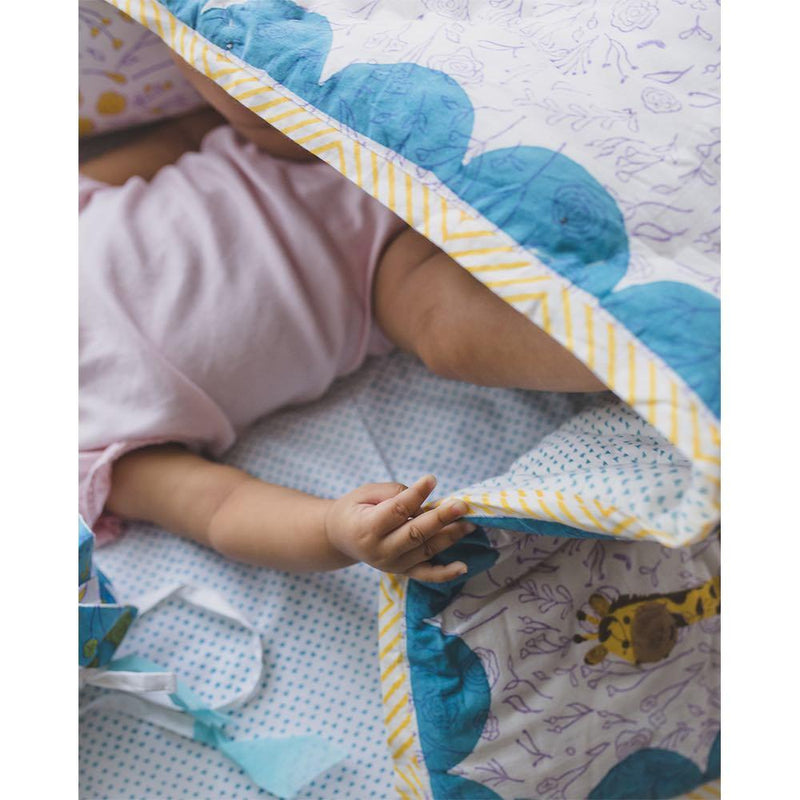 Buy Quilt - My Best Friend Gira The Giraffe | Shop Verified Sustainable Bed Linens on Brown Living™