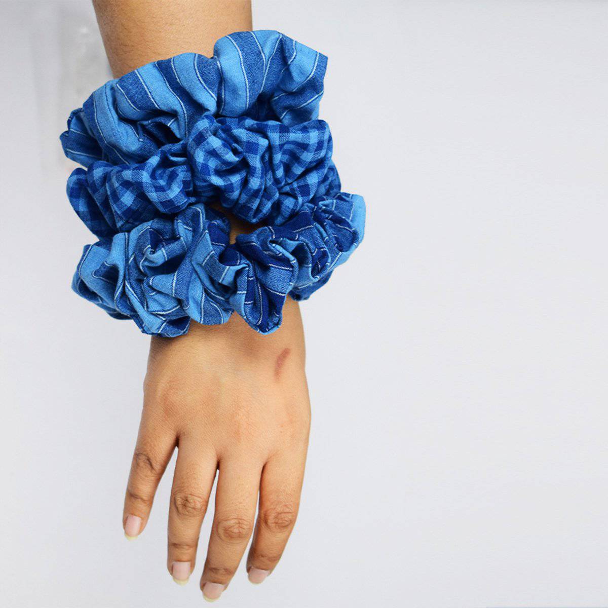 Reversible scrunchie – Hair Styling by Sonica Sarna available on Brown Living™. Set of 3 . SKU: 274 - 14181 - SSD - 214. Img 3.