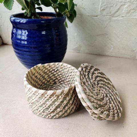 Buy Sabai Grass Coasters with Box - Set of 6 | Shop Verified Sustainable Table Decor on Brown Living™