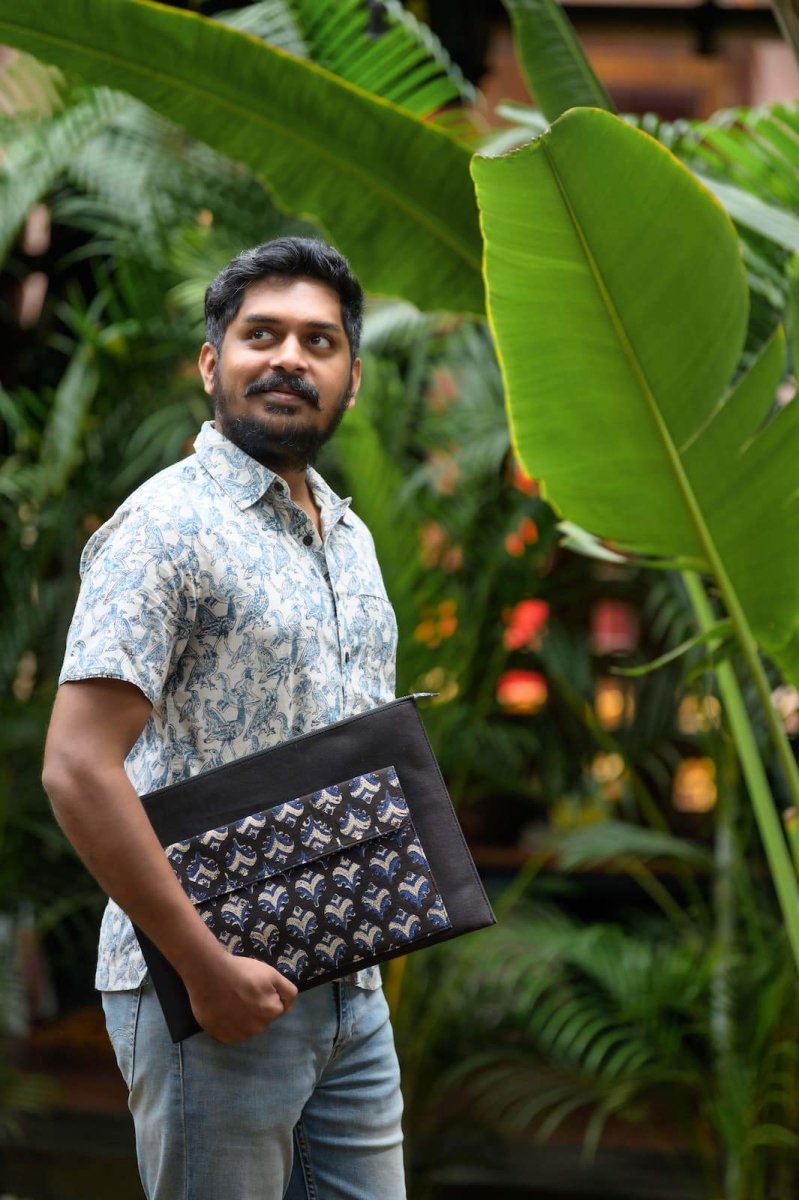 Buy Sharya Laptop Sleeve Pattern | Shop Verified Sustainable Laptop Sleeve on Brown Living™