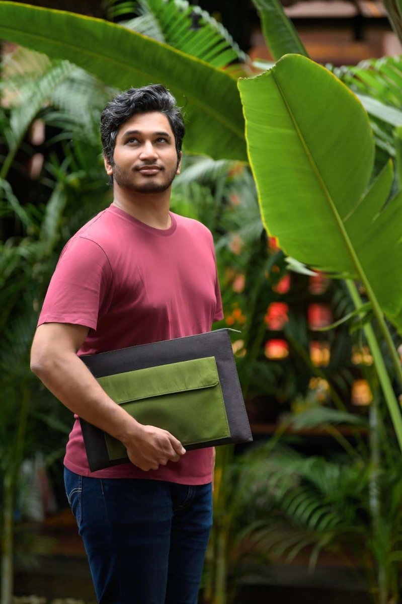 Buy Sharya Laptop Sleeve Plain | Shop Verified Sustainable Laptop Sleeve on Brown Living™