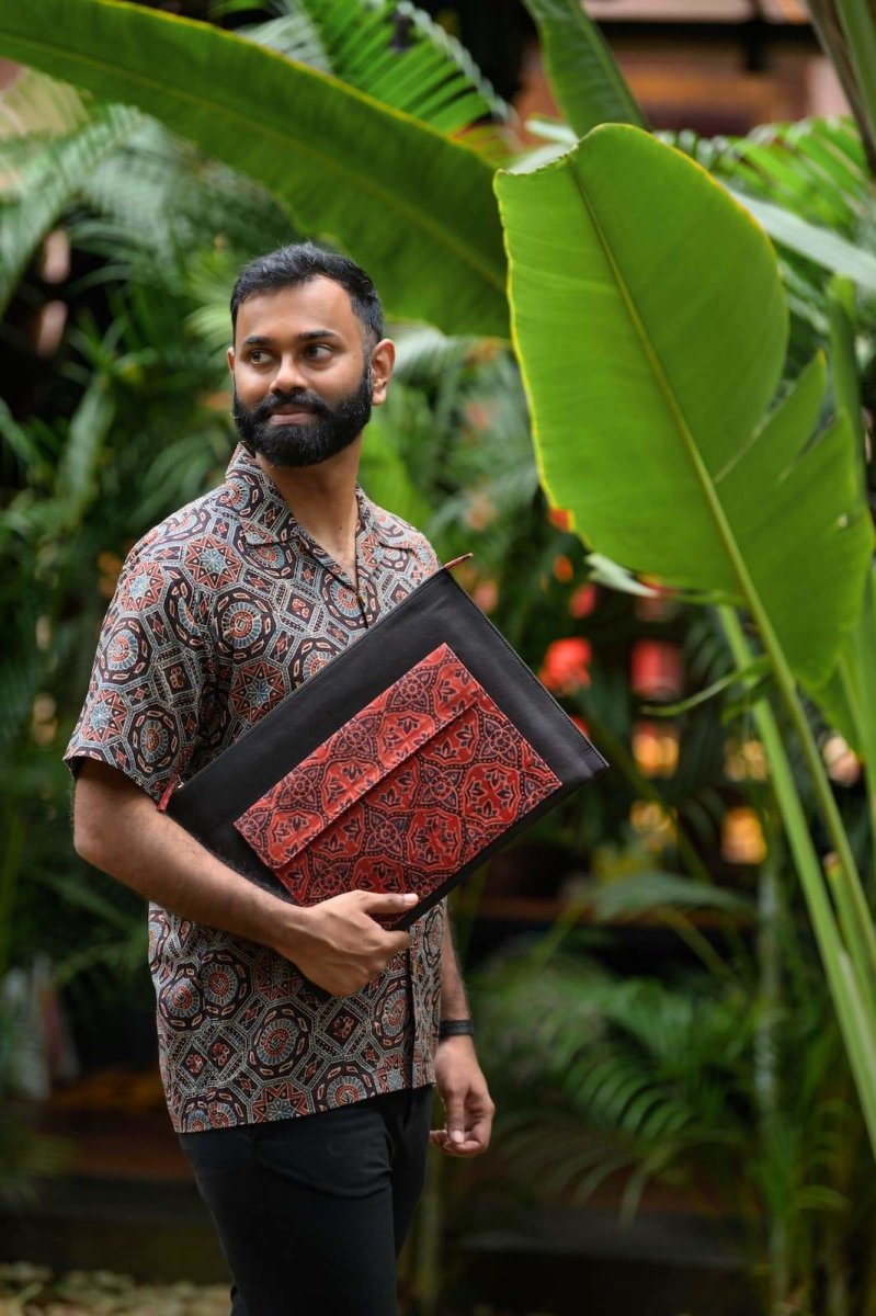 Sharya Laptop Sleeve Print | Verified Sustainable by Brown Living™