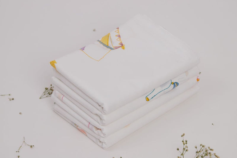 Buy Sheet - I Am Going To The Circus - Pink | Shop Verified Sustainable Bed Linens on Brown Living™