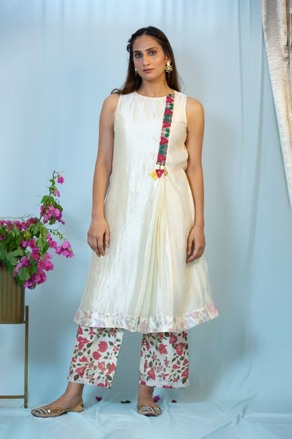 Silk embroidered placket kurta with dhoti pants | Verified Sustainable by Brown Living™