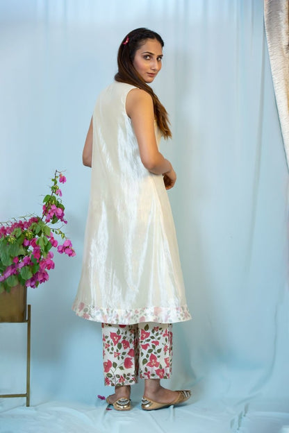 Silk embroidered placket kurta with dhoti pants | Verified Sustainable by Brown Living™