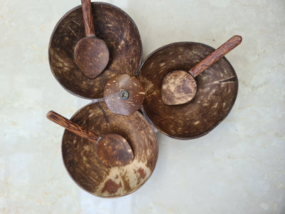 Three bowl serving set + 3 spoons | Made of coconut shell – Plates & Bowls on Brown Living™. SKU: THENGA32. Img 1.