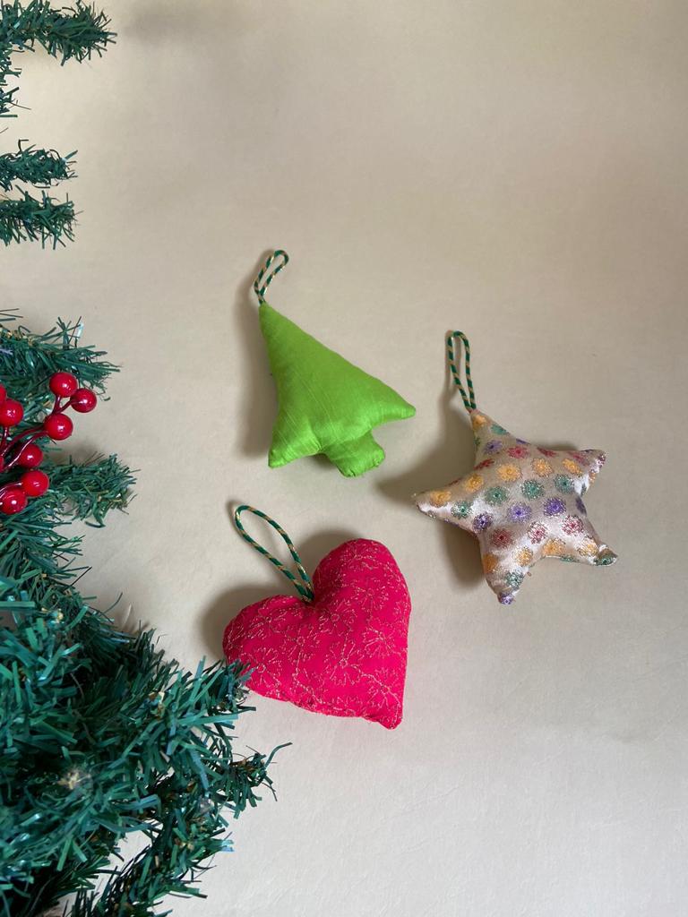 Buy Upcycled Christmas Ornaments Set - Medium size | Shop Verified Sustainable Products on Brown Living